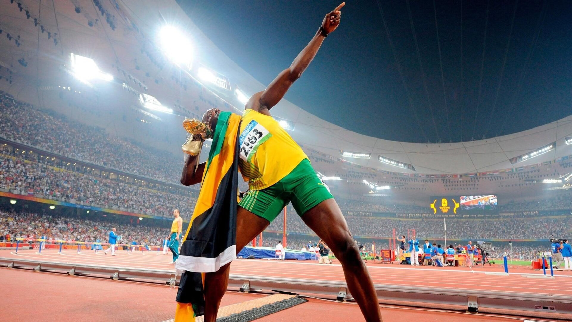 东亚杯国足夺冠 球迷情绪达到顶点，东亚杯男足比赛时间